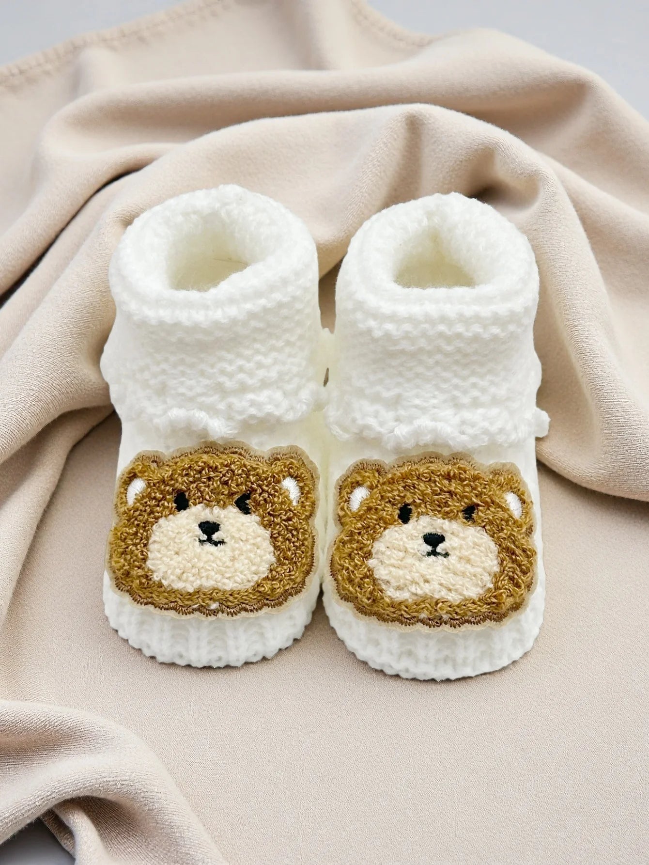1 Pair Cozy Baby Knit Booties, White Crochet Infant Slippers with Bear Design, Soft Warm Socks for Newborns