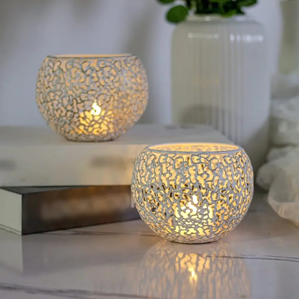Exquisite Gold Metal Candle Holders With Intricate Hollow-Out Design For Home Desk Wedding Decoration 12cmx11cmx9cm