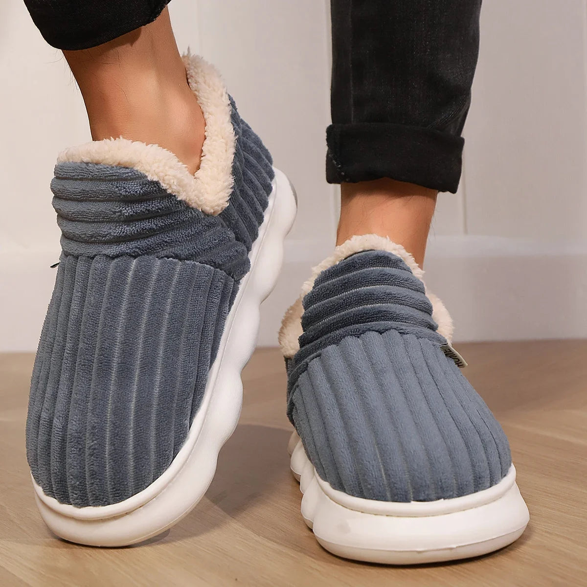 Winter Men Women Shoes Winter Short Plush Slippers Outdoor Fur Non-slip House Shoes Casual Fuzzy Soft Cozy Men Women Shoes
