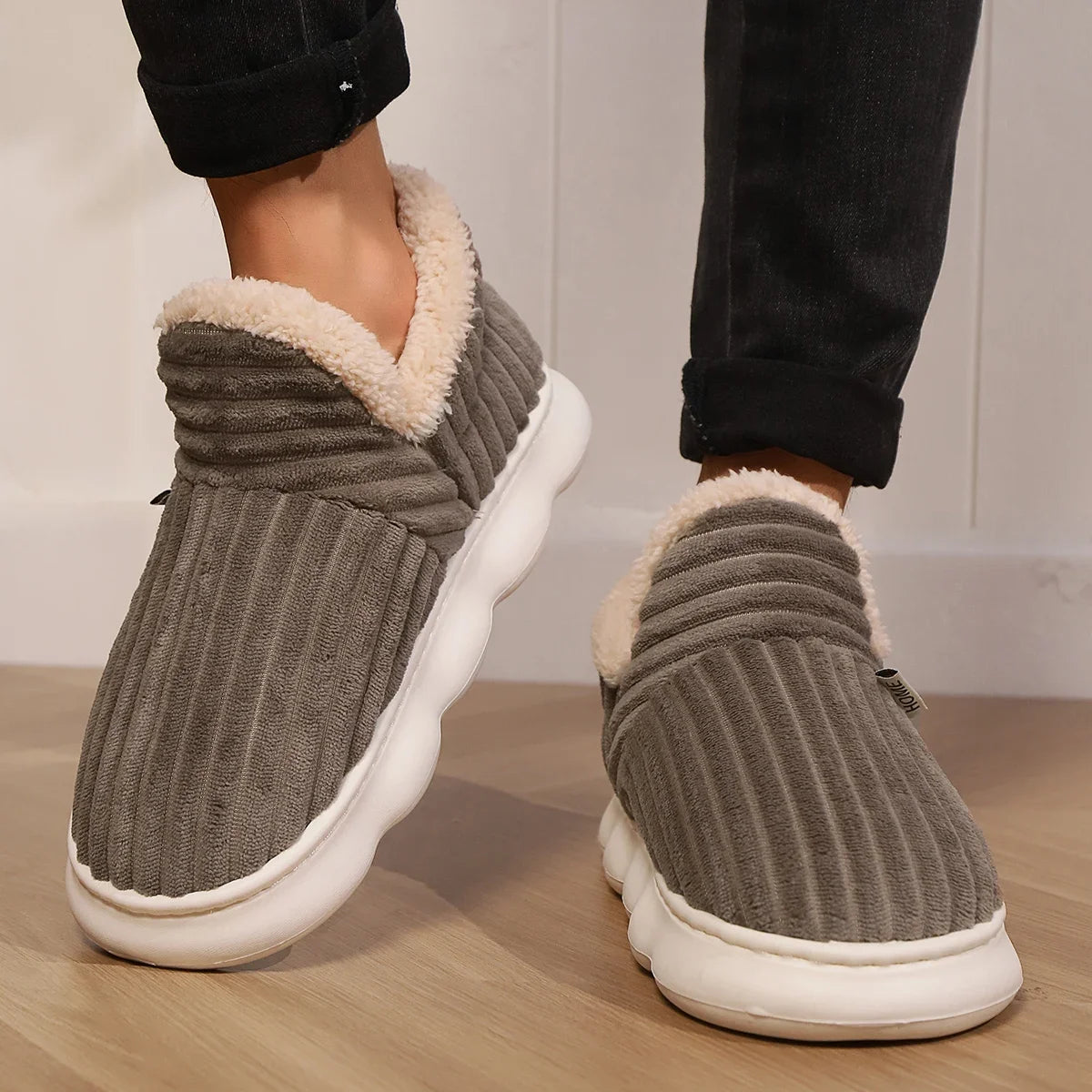 Winter Men Women Shoes Winter Short Plush Slippers Outdoor Fur Non-slip House Shoes Casual Fuzzy Soft Cozy Men Women Shoes