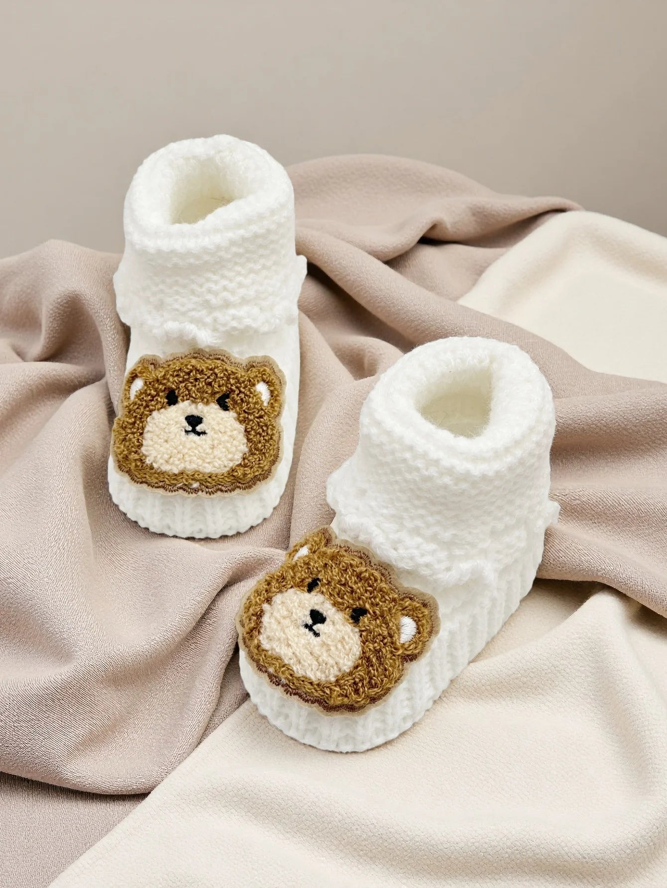 1 Pair Cozy Baby Knit Booties, White Crochet Infant Slippers with Bear Design, Soft Warm Socks for Newborns