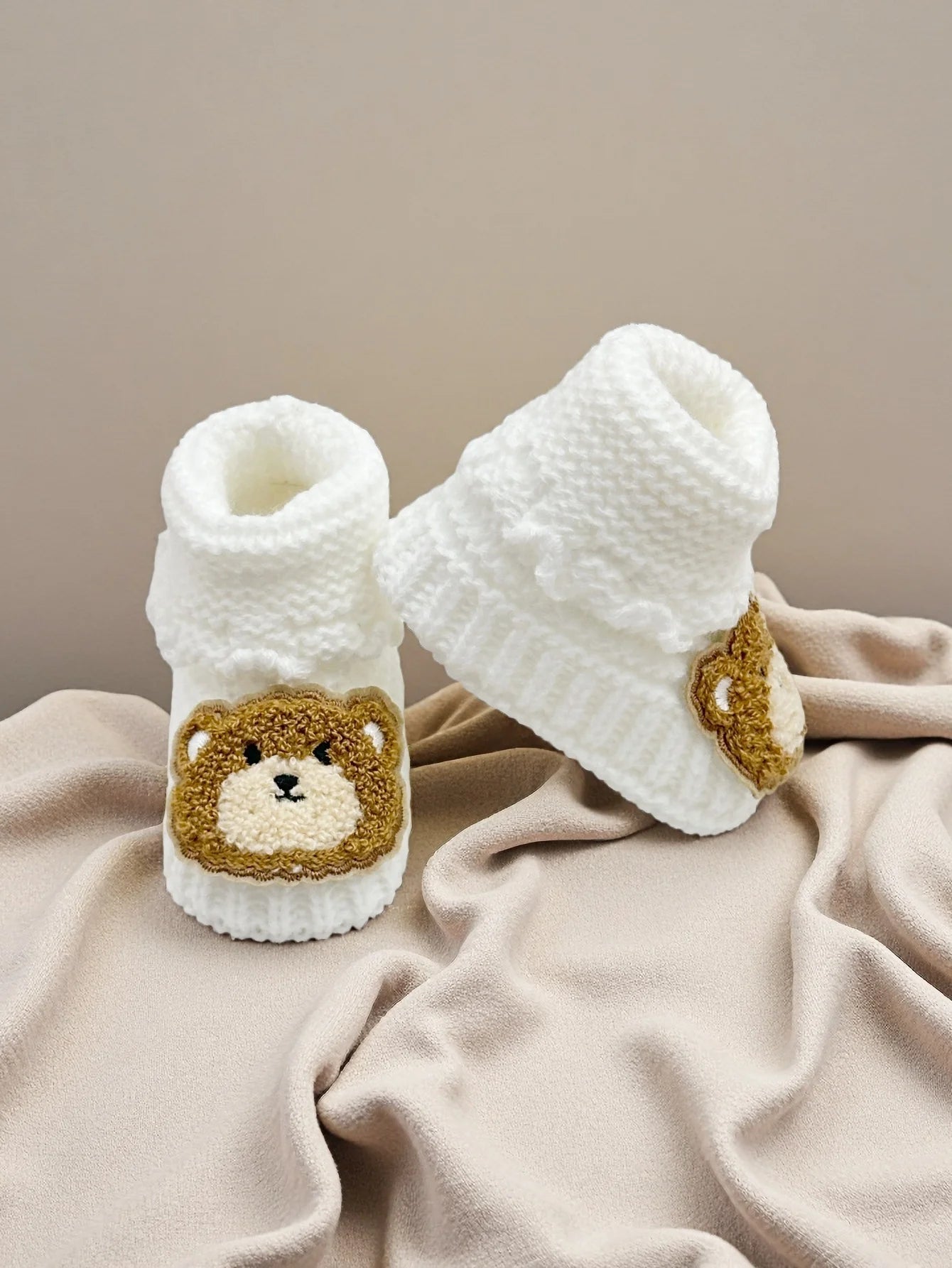 1 Pair Cozy Baby Knit Booties, White Crochet Infant Slippers with Bear Design, Soft Warm Socks for Newborns