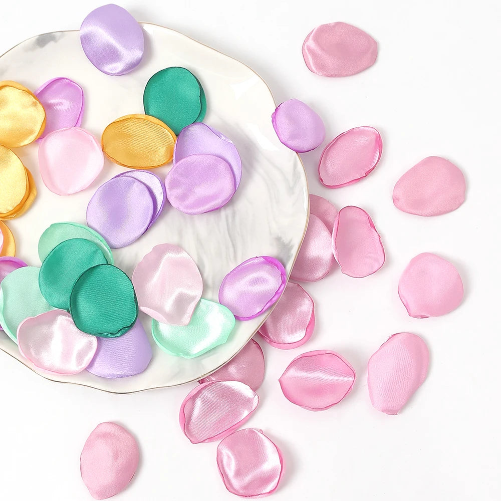 100/200Pcs Pink 4cm Silk Rose Petals Romantic Room Decoration Wedding Decor For Flower Girl Baskets Dinner Table Bridal Showers