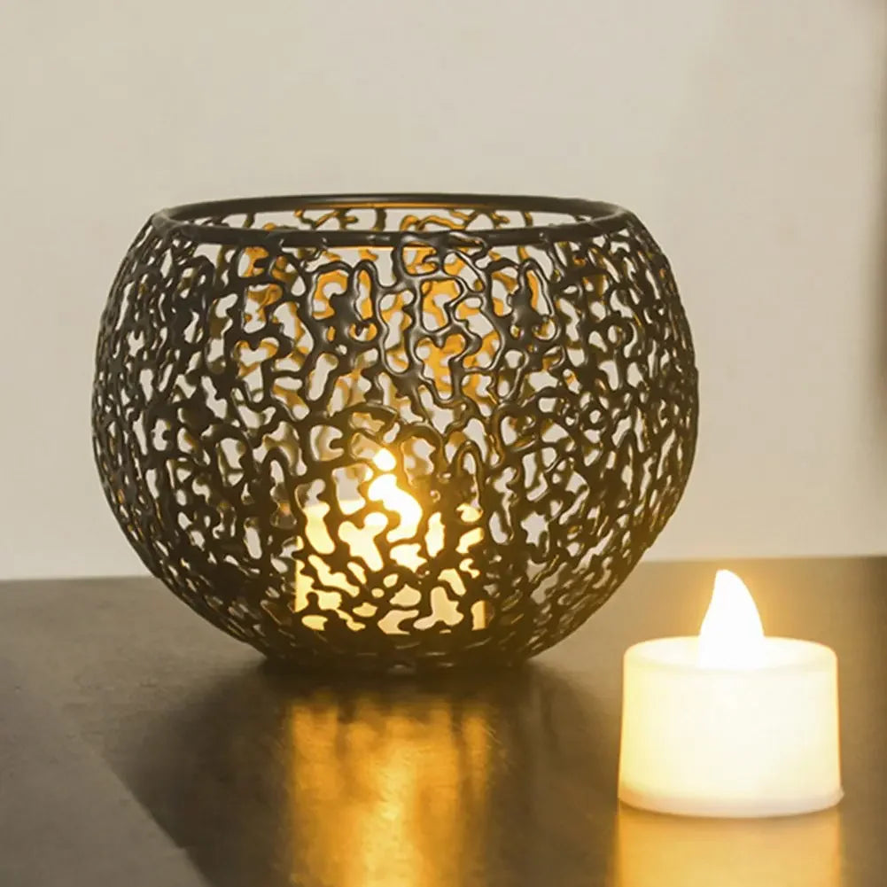 Exquisite Gold Metal Candle Holders With Intricate Hollow-Out Design For Home Desk Wedding Decoration 12cmx11cmx9cm