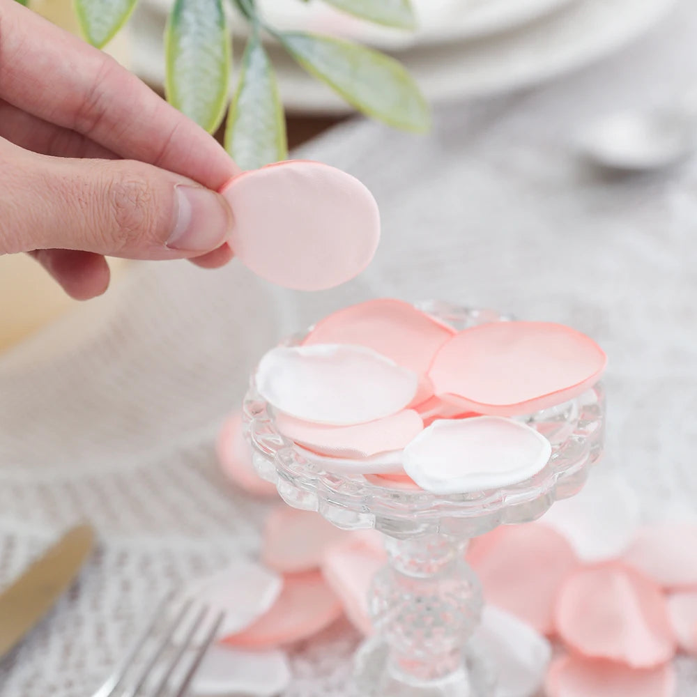 100/200Pcs Pink 4cm Silk Rose Petals Romantic Room Decoration Wedding Decor For Flower Girl Baskets Dinner Table Bridal Showers