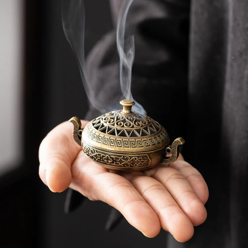 Antique Incense Burner Hollow Incense Holder With Cover Chinese Ancient Mini Ornament Home Office Decoration