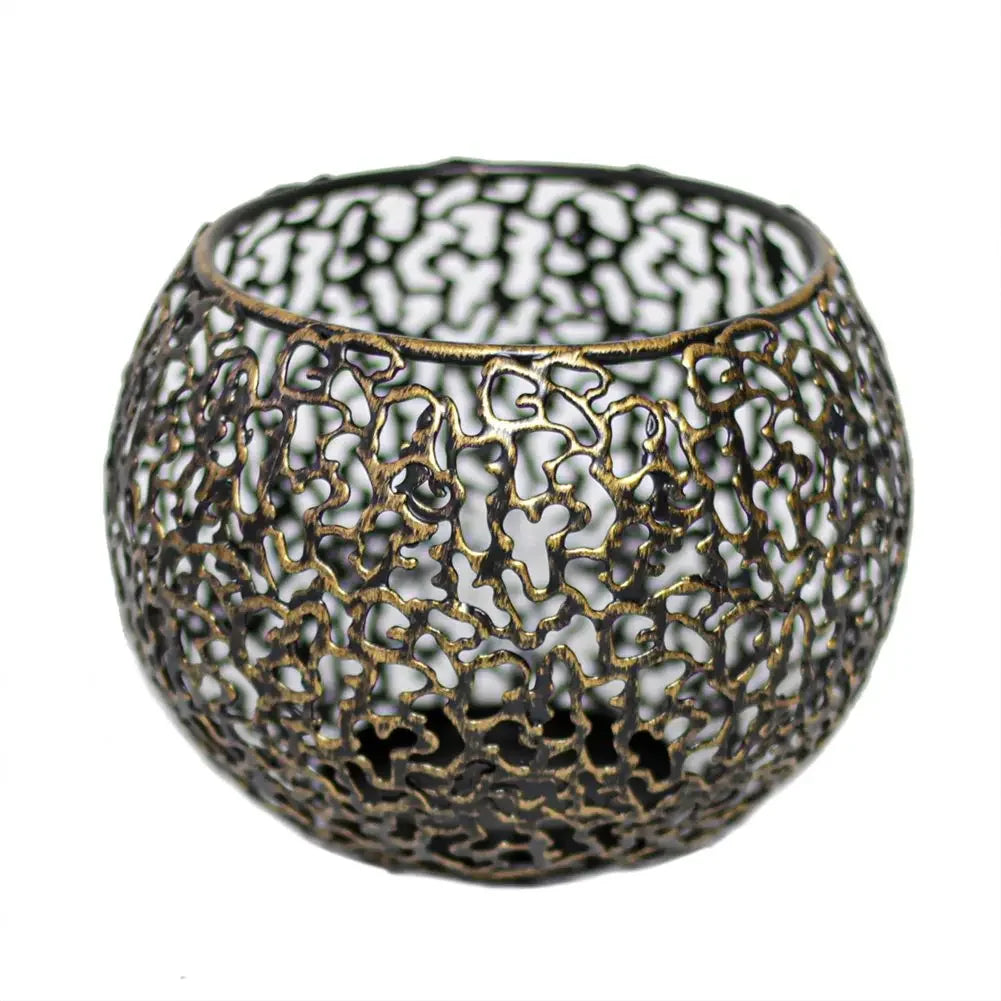 Exquisite Gold Metal Candle Holders With Intricate Hollow-Out Design For Home Desk Wedding Decoration 12cmx11cmx9cm