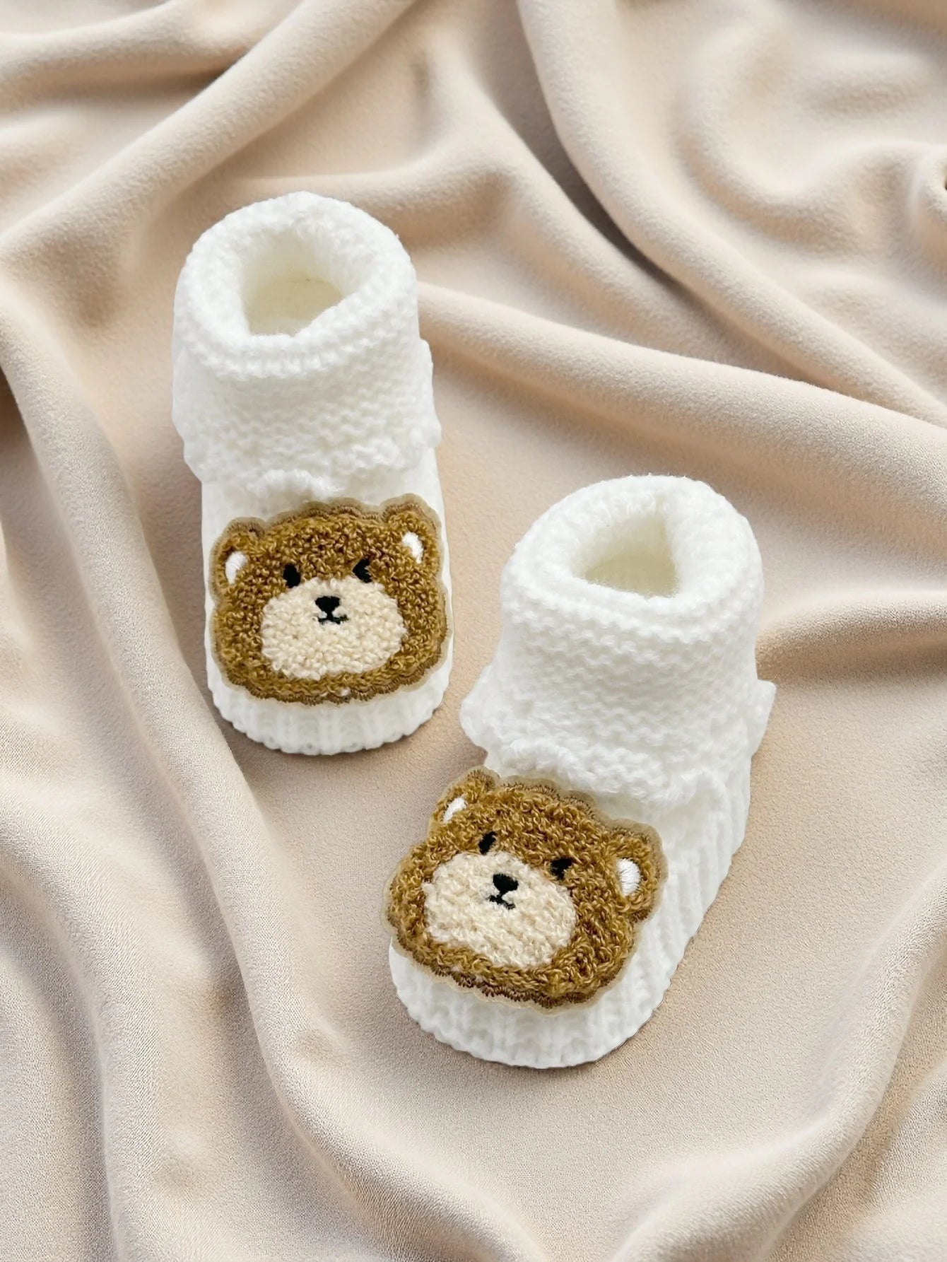1 Pair Cozy Baby Knit Booties, White Crochet Infant Slippers with Bear Design, Soft Warm Socks for Newborns