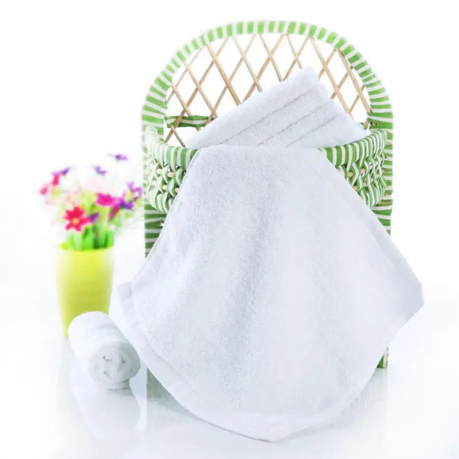 4/8pcs Cotton Wash Cloth, Luxurious Soft, 11.81 x 11.81 inch Ultra Absorbent, Machine Washable Washcloths, White