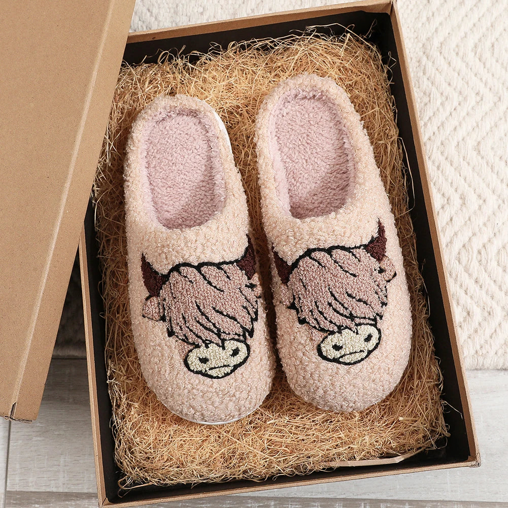Highland Cow Cozy Indoor Slippers for Men & Women – Plush Winter House Slides