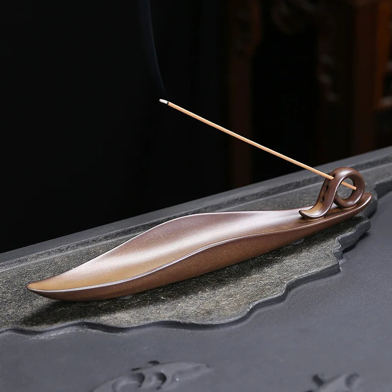 Chinese style retro fishing line incense burner, home decoration with a flat boat lying incense diffuser incense pedestal