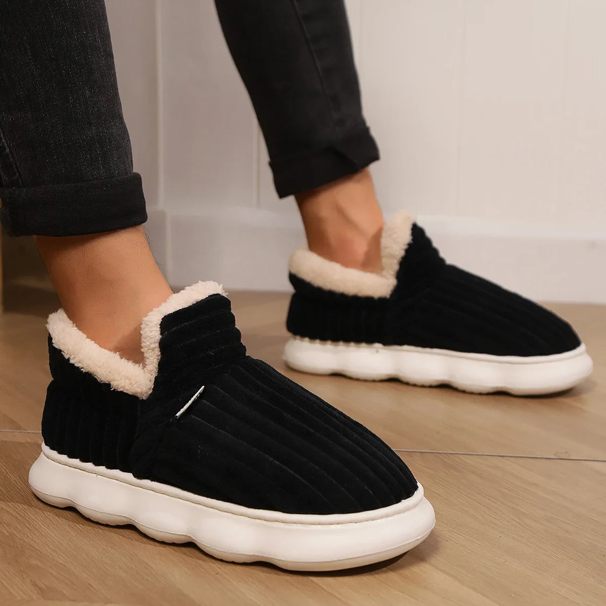 Winter Men Women Shoes Winter Short Plush Slippers Outdoor Fur Non-slip House Shoes Casual Fuzzy Soft Cozy Men Women Shoes